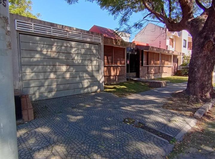 Casa · 333m² · 6 Ambientes