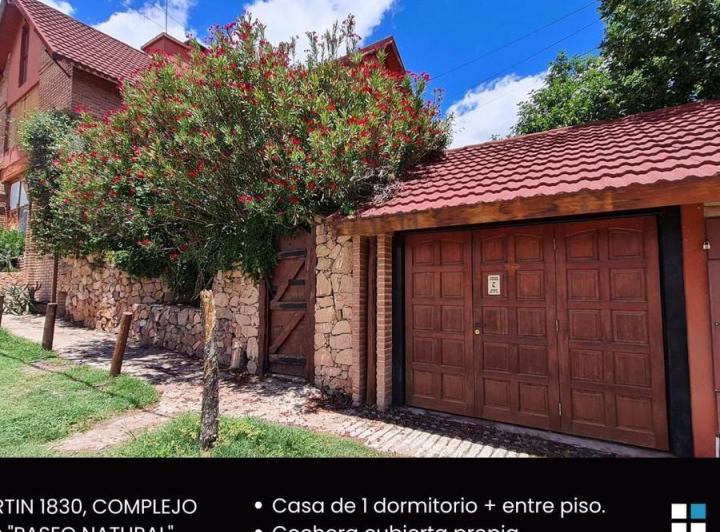 Casa · 80m² · 3 Ambientes · 1 Cochera