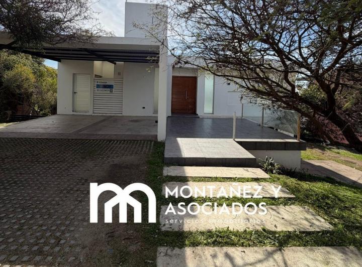 Casa · 350m² · 8 Ambientes · 4 Cocheras