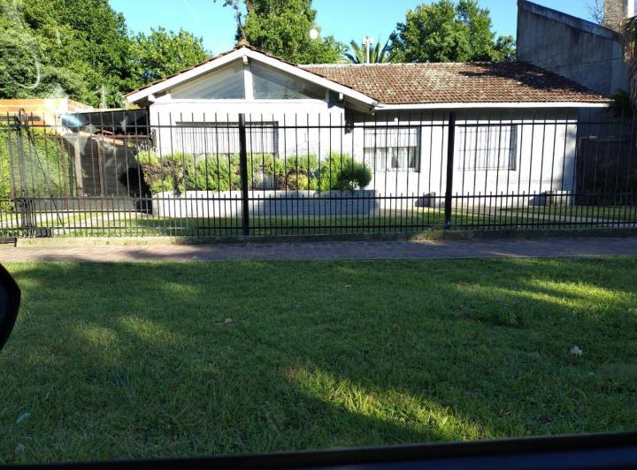 Terreno · 140m² · 4 Ambientes · 1 Cochera