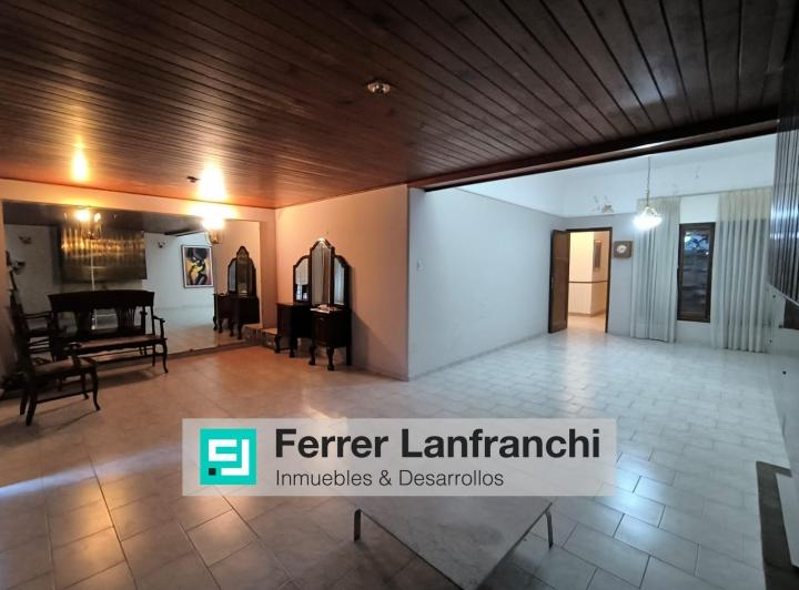 Casa · 470m² · 10 Ambientes · 3 Cocheras