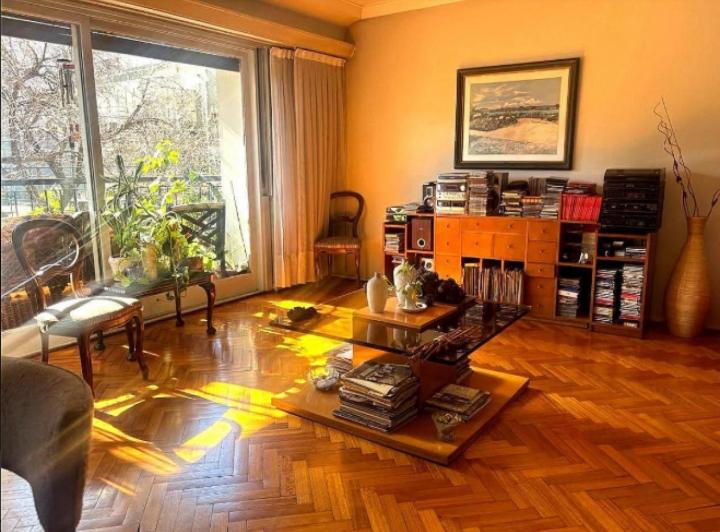 Departamento · 246m² · 6 Ambientes · 1 Cochera