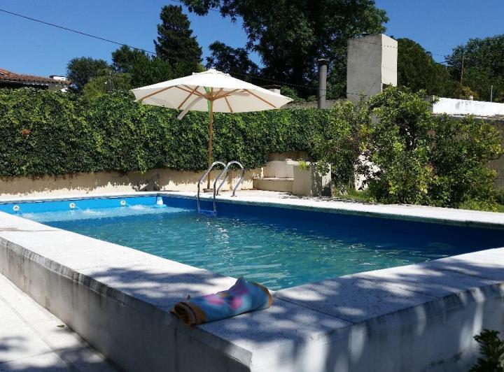 Casa · 380m² · 5 Ambientes · 2 Cocheras