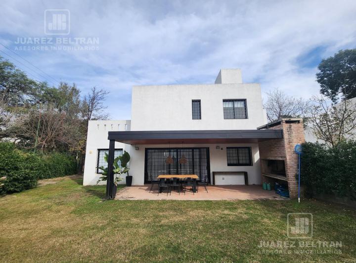 Casa · 144m² · 6 Ambientes · 1 Cochera