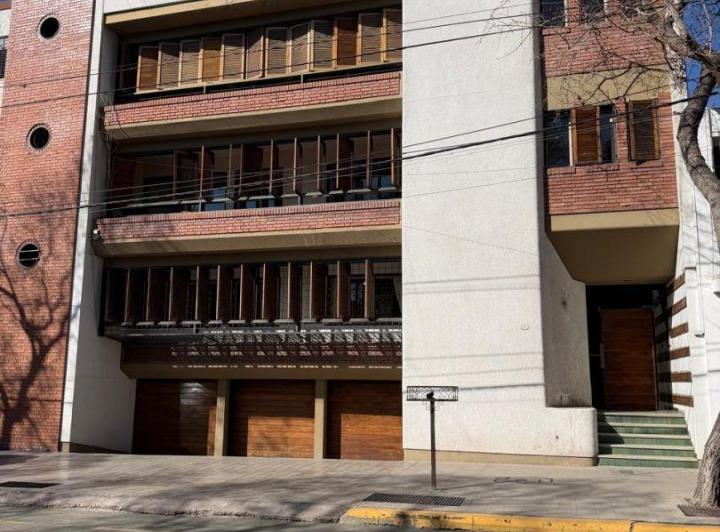 Departamento · 230m² · 6 Ambientes · 2 Cocheras
