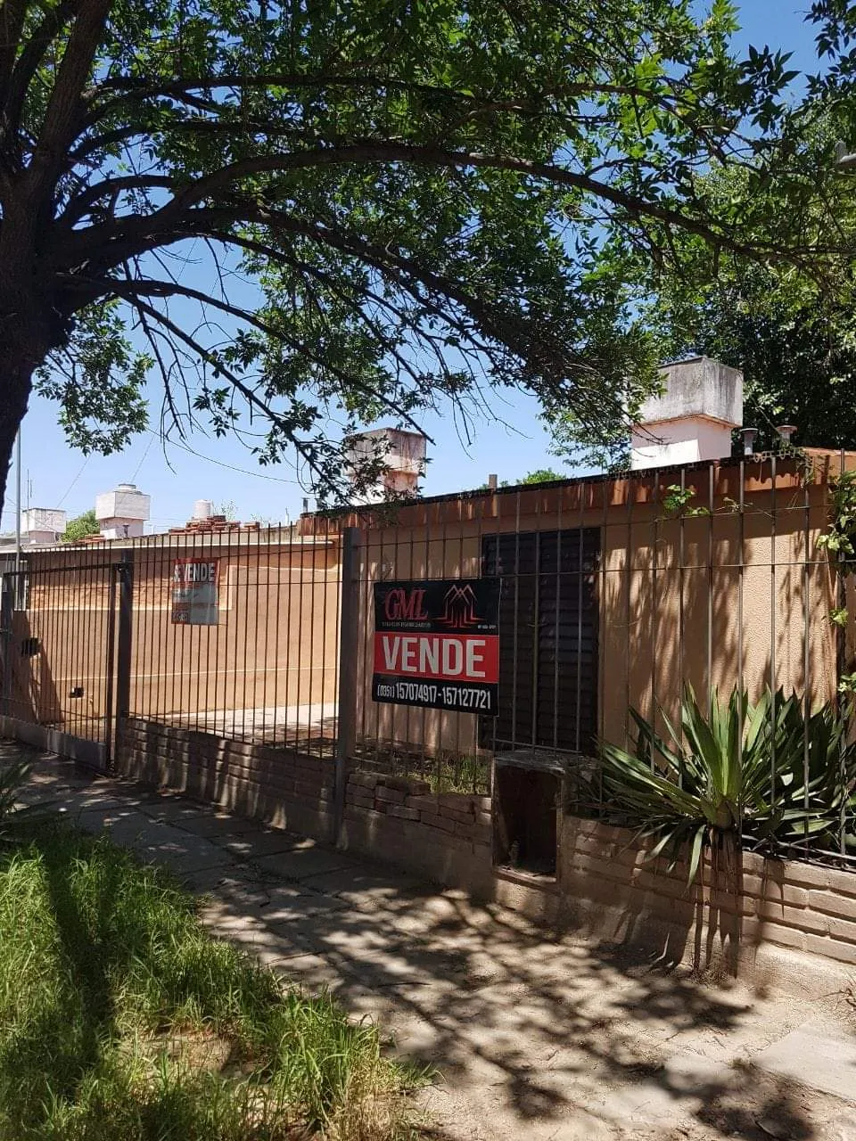 GMLPROPIEDADES VENDE CASA EN BARRIO ITUZAINGO ANEXOS CASA A ESTRENAR