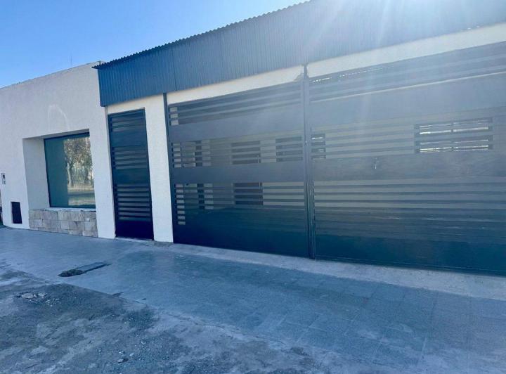 Casa · 236m² · 5 Ambientes · 2 Cocheras