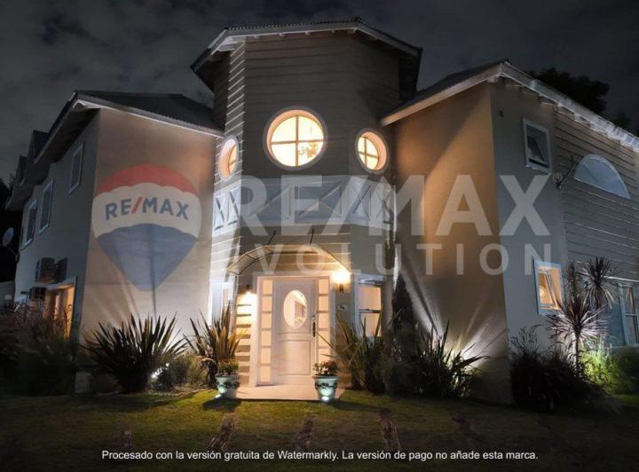 Casa · 179m² · 4 Ambientes · 2 Cocheras