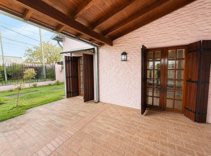 Casa · 107m² · 3 Ambientes · 1 Cochera