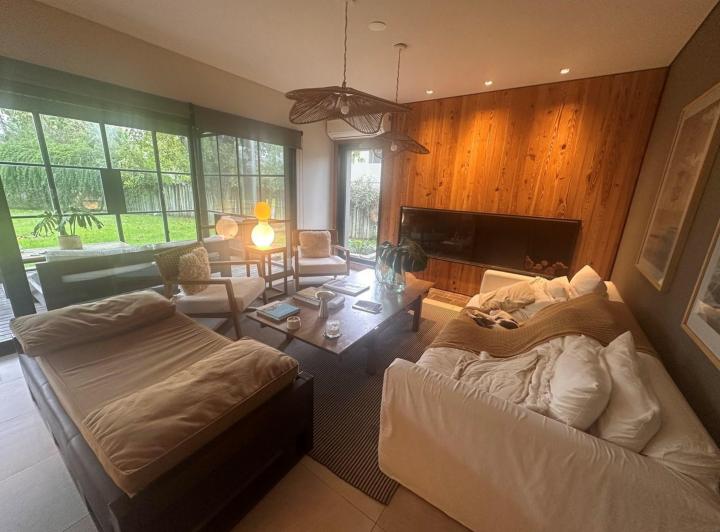 Casa · 180m² · 44 Ambientes · 1 Cochera