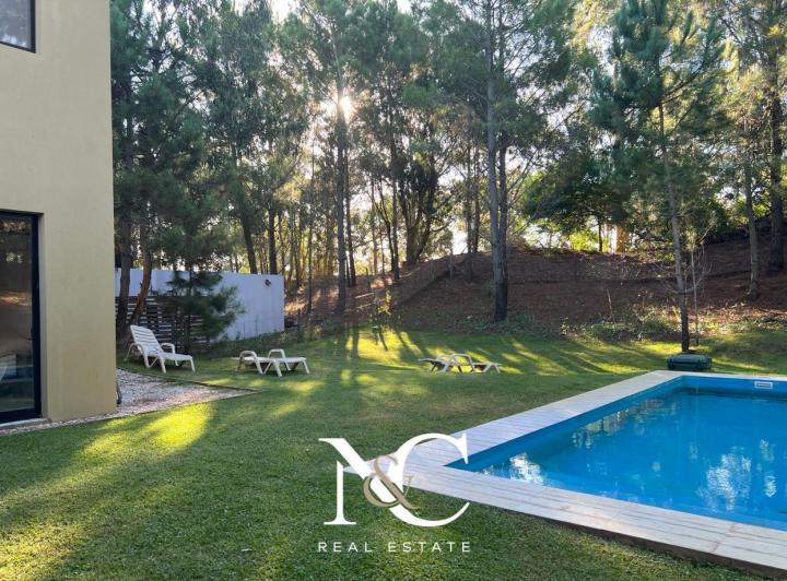 Casa · 200m² · 5 Ambientes