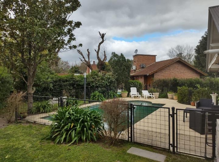 Casa · 150m² · 6 Ambientes · 2 Cocheras