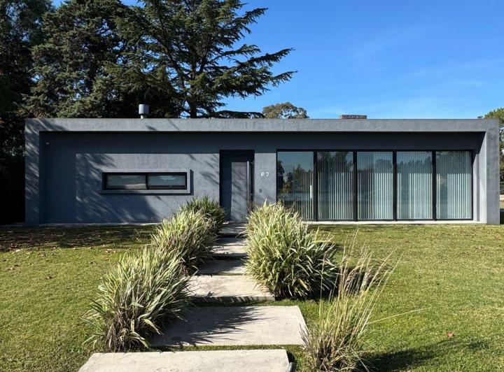 Casa · 200m² · 4 Ambientes · 1 Cochera