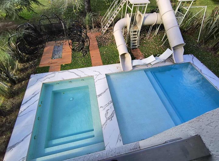 Casa · 500m² · 5 Ambientes · 3 Cocheras