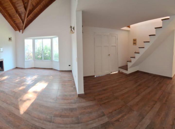 Casa · 150m² · 5 Ambientes · 1 Cochera