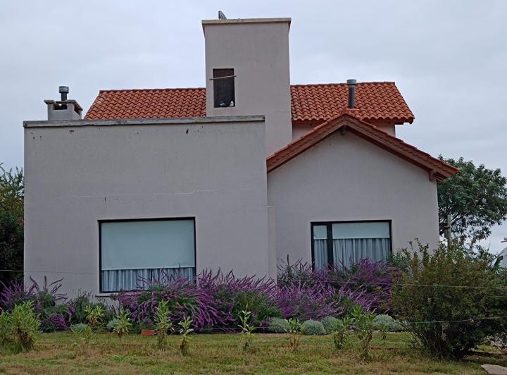 Casa · 154m² · 3 Dormitorios · 1 Cochera