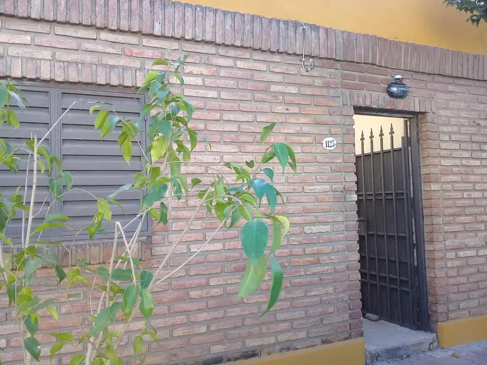 B° ALTO ALBERDI VENDO PENSION CASA 9 HABITACIONES Y  BAÑOS .