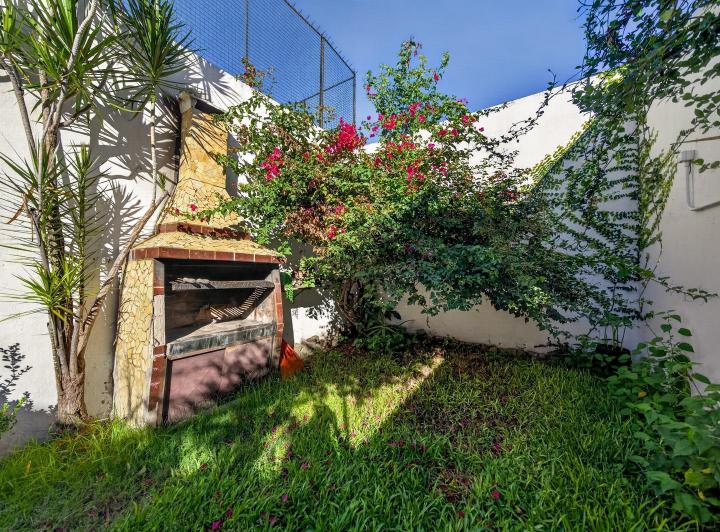 Casa · 93m² · 4 Ambientes · 1 Cochera