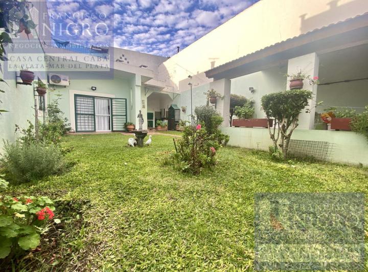 Casa · 162m² · 4 Ambientes · 1 Cochera