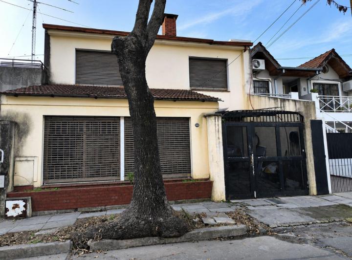 Casa · 180m² · 4 Ambientes · 1 Cochera