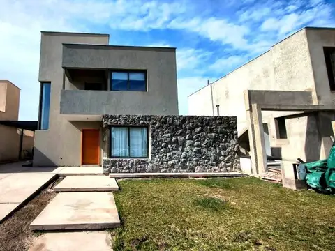 Casa en Venta en Luzuriaga, Maipú