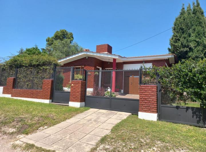 Casa · 100m² · 5 Ambientes · 1 Cochera