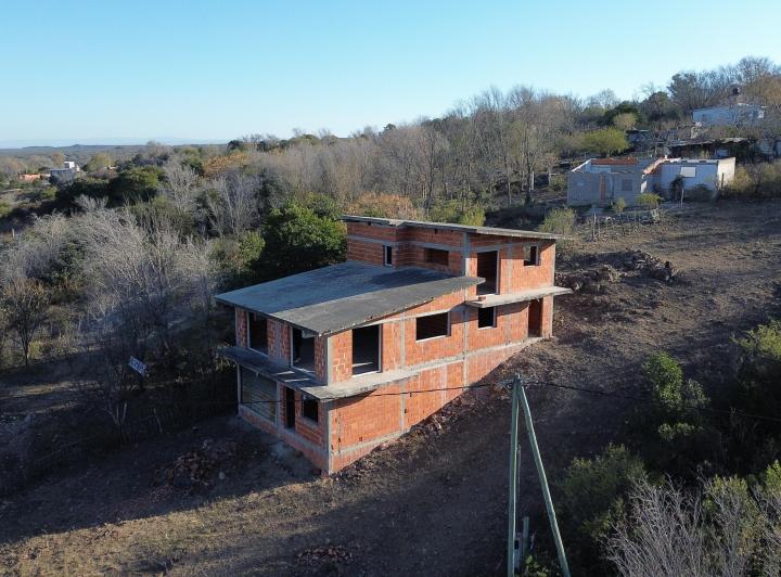 Casa · 150m² · 6 Ambientes · 2 Cocheras
