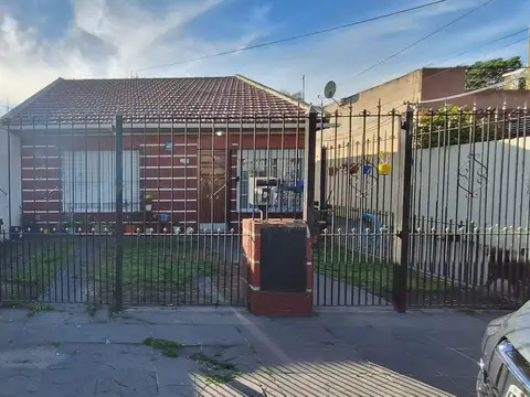 Casa en Alquiler en Lanus Oeste, Lanus