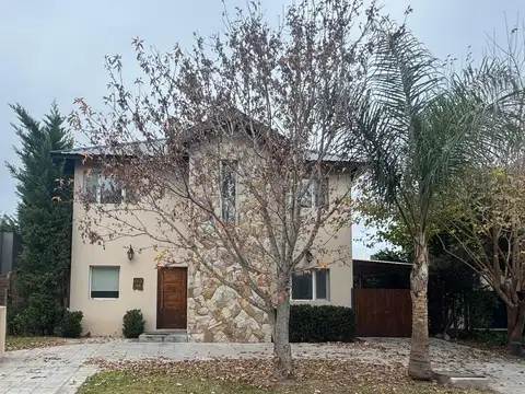 Casa en Alquiler en Altos de Hudson II, Countries y Barrios Cerrados en Berazategui