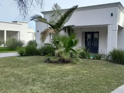 Casa en Alquiler en Casuarinas Del Pilar, Countries y Barrios Cerrados en Pilar