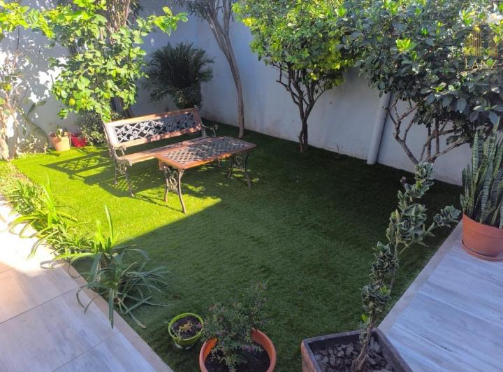 Casa · 140m² · 5 Ambientes · 2 Cocheras