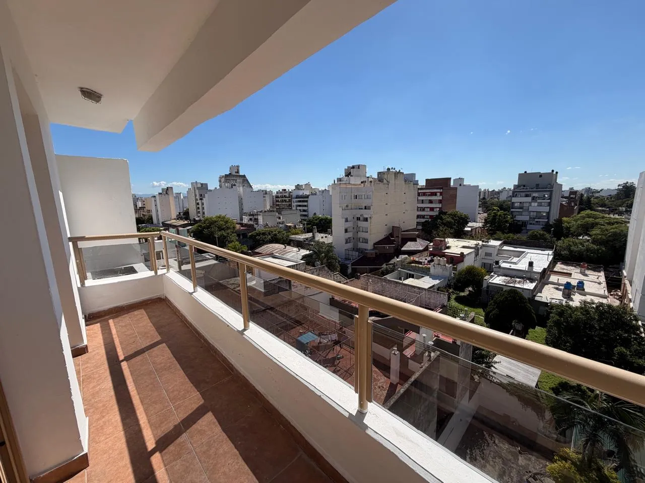 COFICO DPTO ALQ UN DORM BALCON AL FRENTE