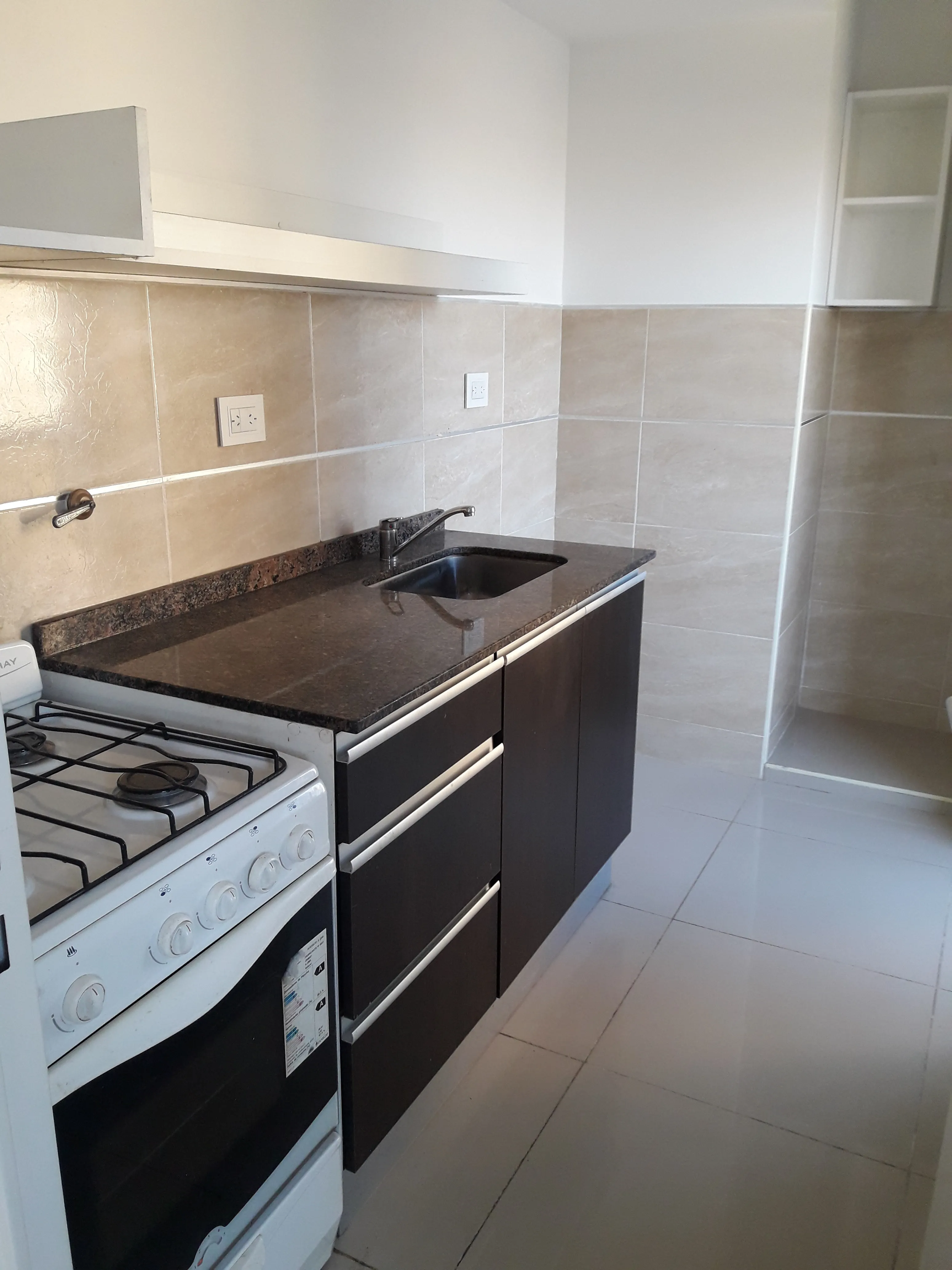 TERRAFORTE - DEPTO 1 DORM CON COCINA SEPARADA Y BALCÓN.