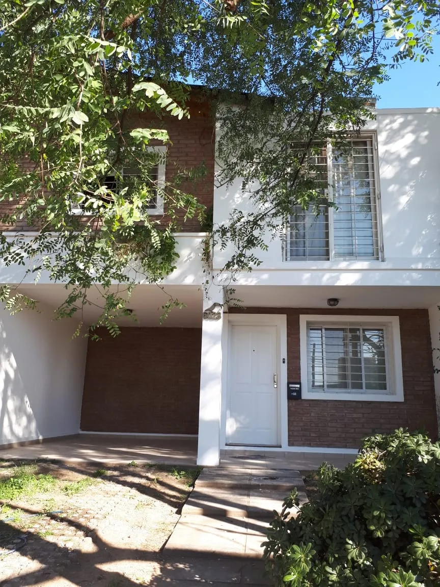 Dúplex con patio y asador, zona tranquila