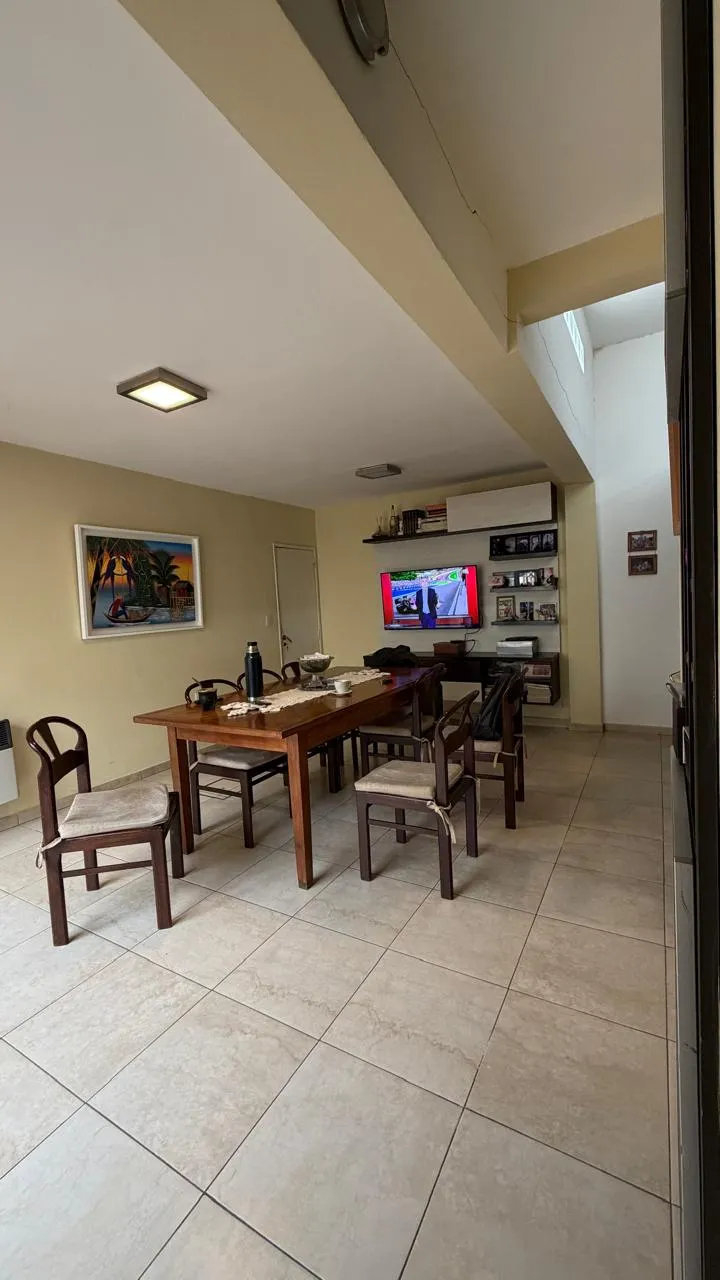 En Venta Hermosa Casa - Como Nueva - Tres Dorm. - Excelente Ubicacion - Apta Credito