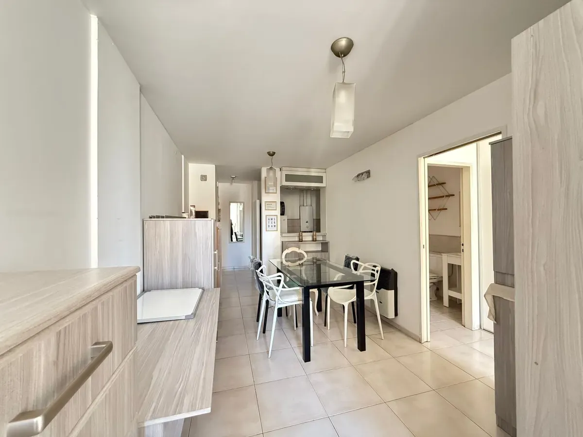 Departamento 1 dormitorio. Balcón. Balcarce 300