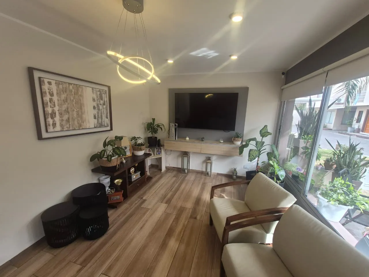 VENTA VILLA CARLOS PAZ- DUPLEX 3 DORMITORIOS- COCHERA DOBLE- Bº CERRADO SANTA RITA