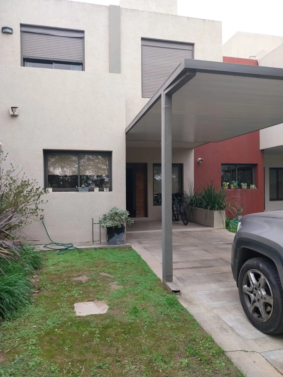 Oportunidad /siete soles/pileta climatizada/calefacción central/escritorio/patio cesped/quincho