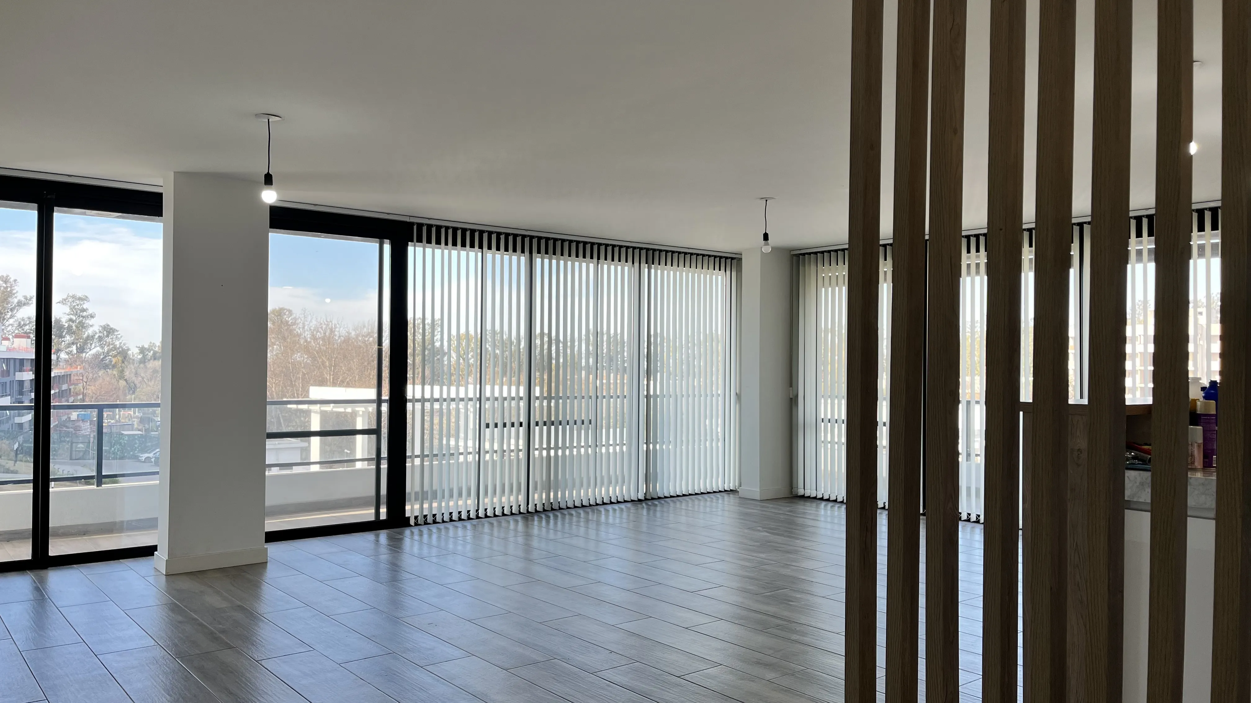 Departamento en Alquiler de 3 dormitorios en Greenpark, Valle Escondido