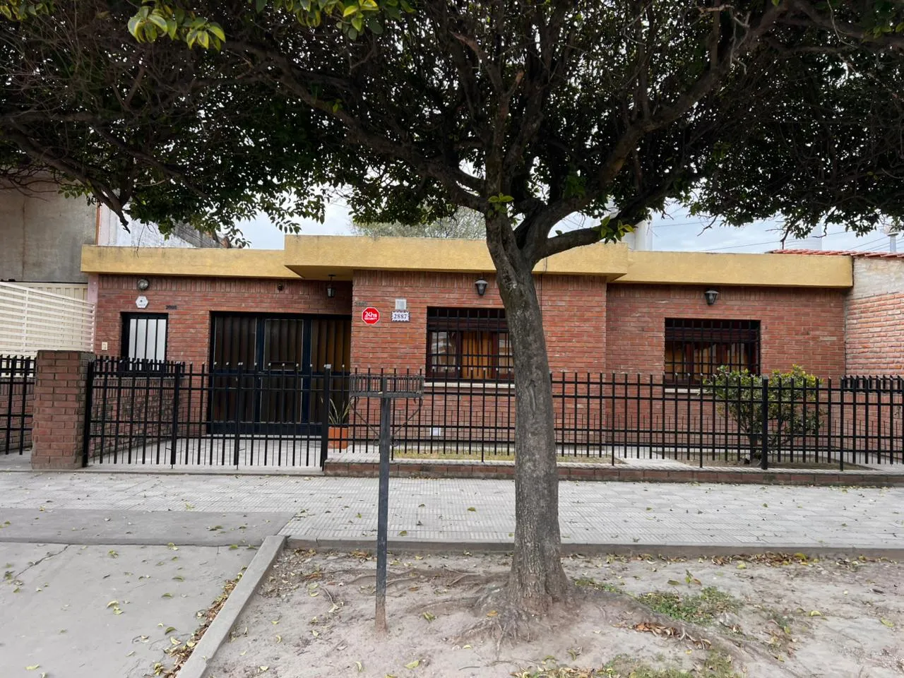 Dos casas en una, ambas con muy buena renta