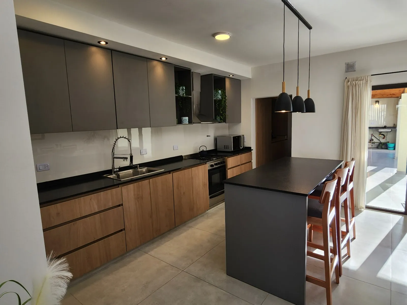 Casa en una sola planta a estrenar, excelente calidad constructiva