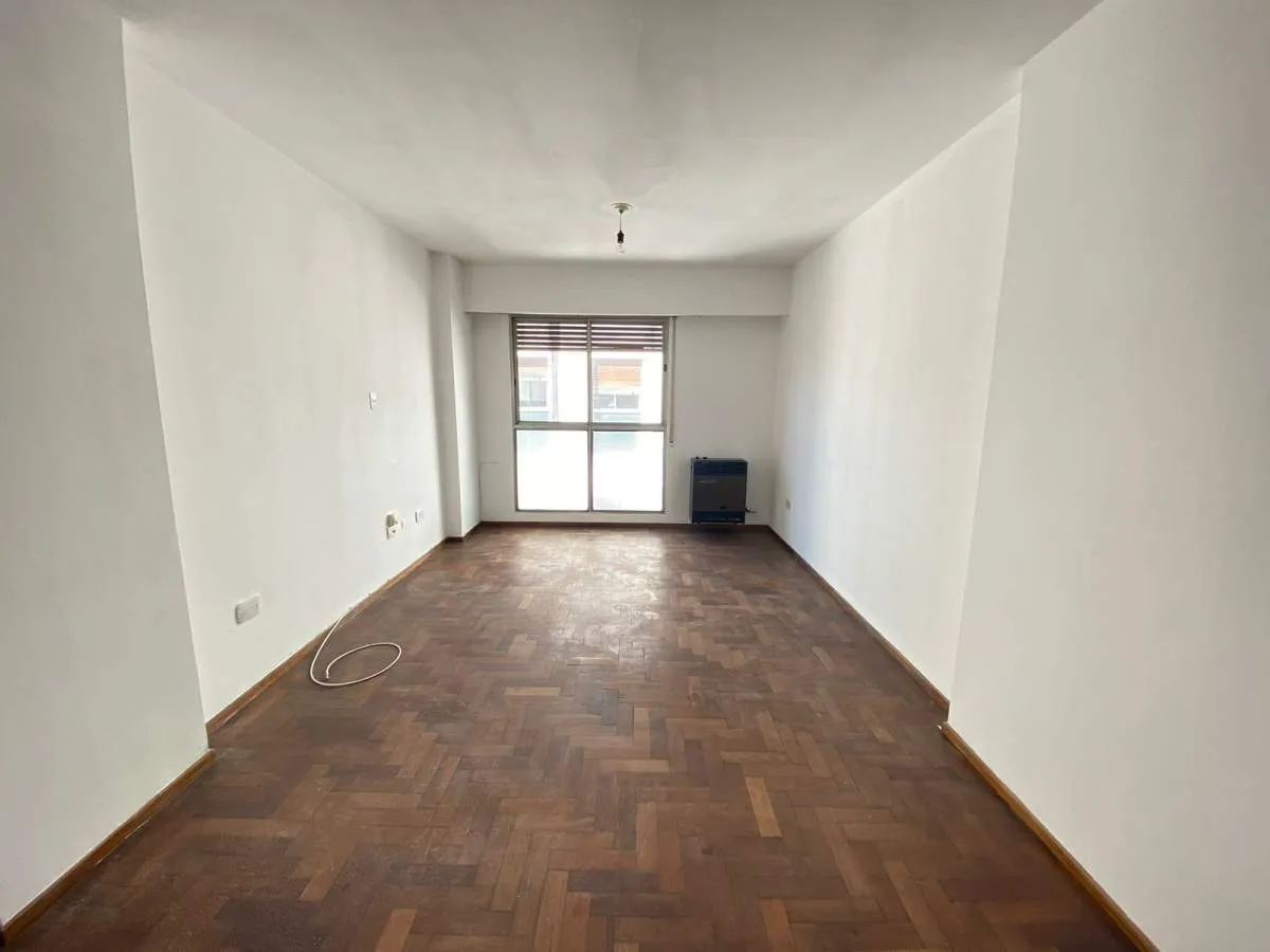 CENTRO - Un dormitorio sobre Independencia
