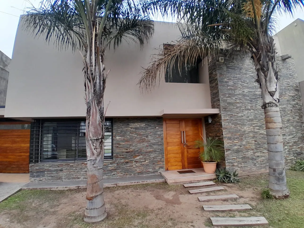 Casa en B° Comarca de Allende