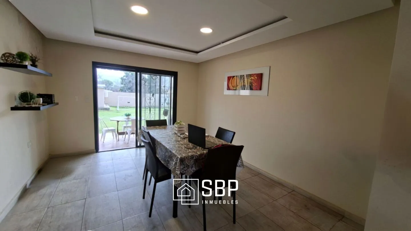 Vendo casa + departamento independiente | Jardín con Pileta | Villa Allende Parq...