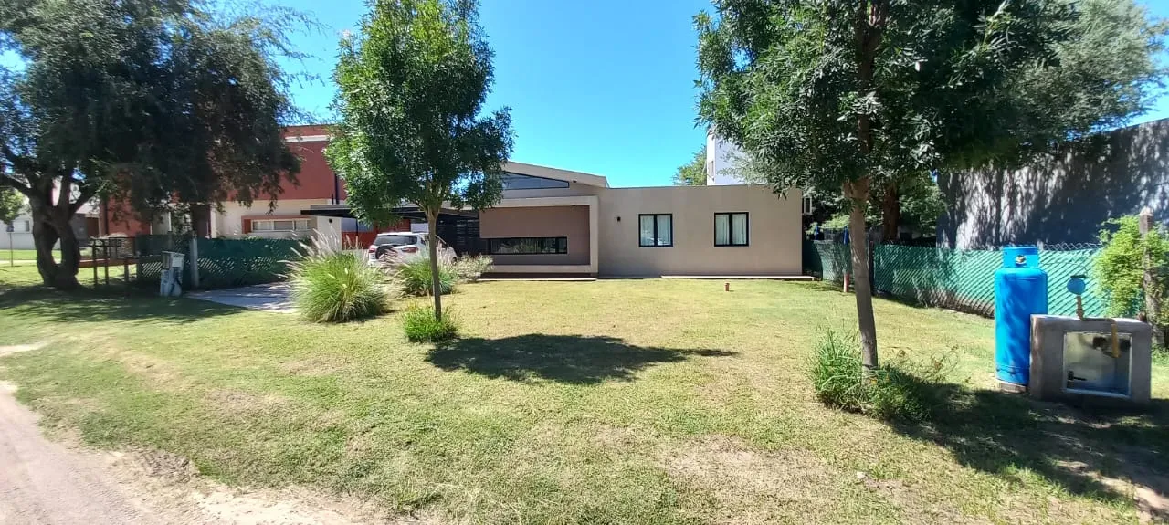 CASA EN VENTA 2 DOM VILLA CATALINA 1º etapa