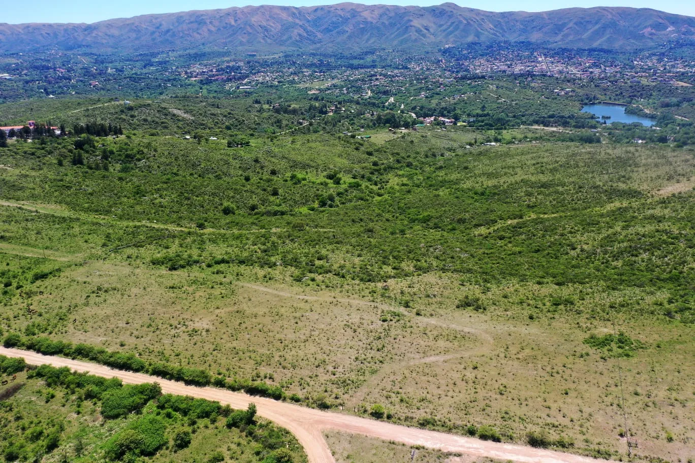 Se venden 17.6 has en La Falda Piedras Grandes. Arroyo y vertiente