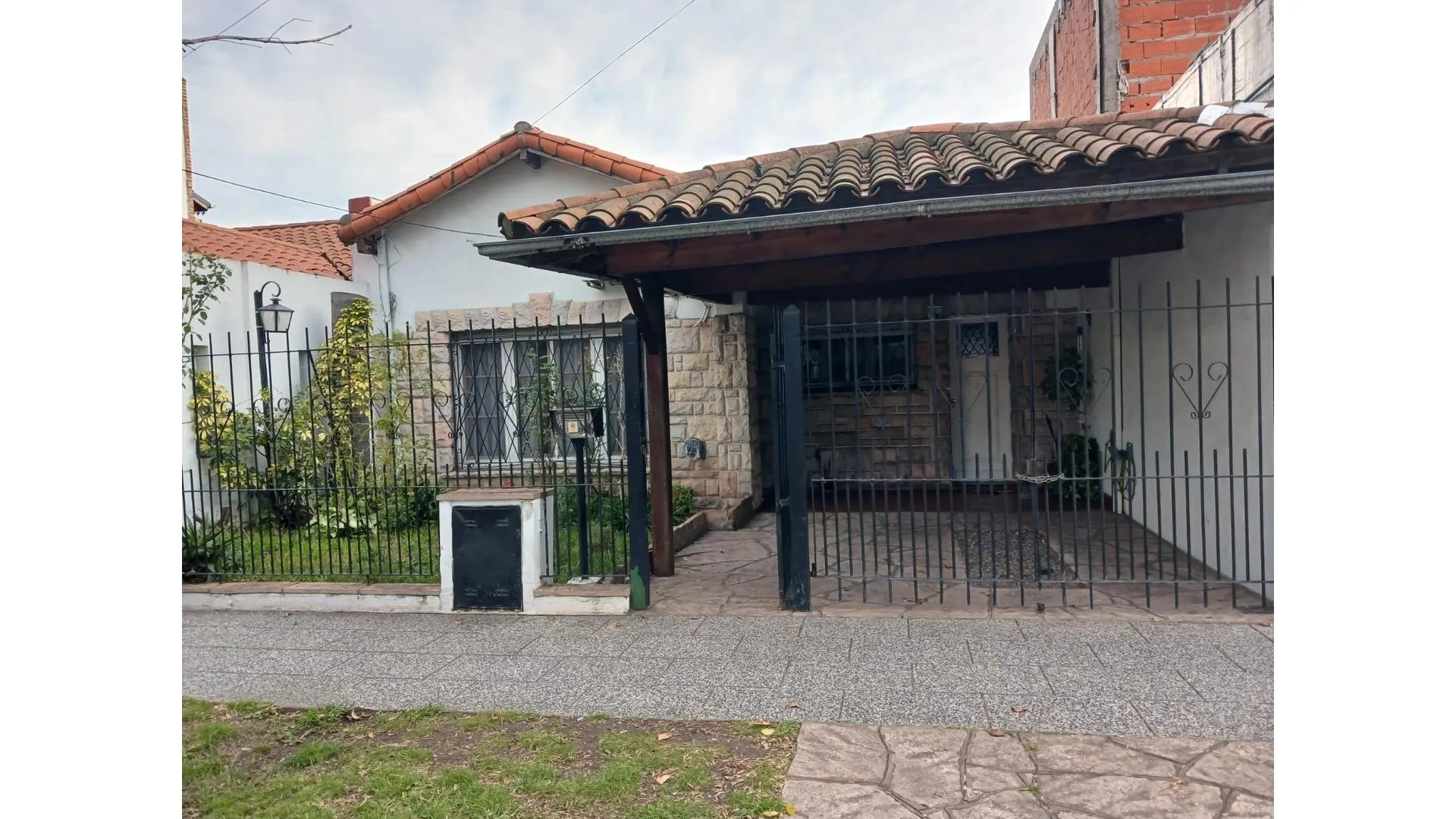 CHALET EN VENTA ITUZAINGO