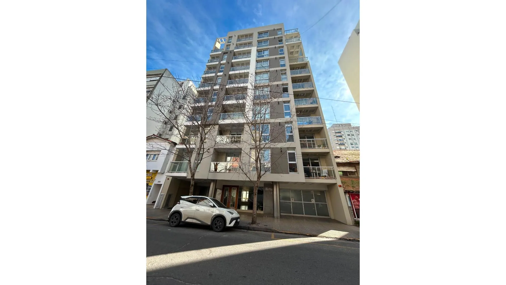 ALQUILER 2 AMBIENTES CON BALCON A LA CALLE ZONA PLAZA MITRE