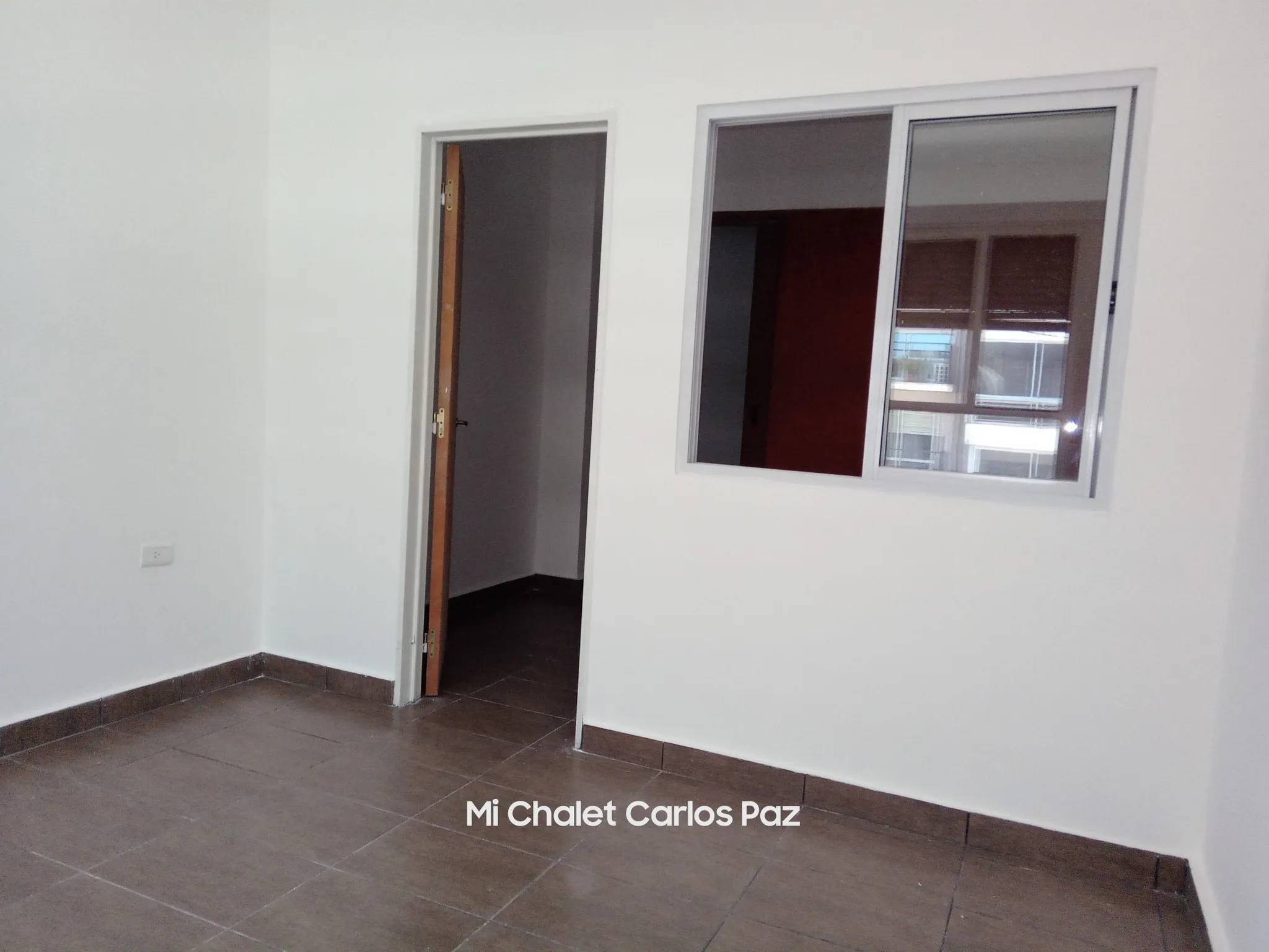 VENDO EXCELENTE CONSULTORIO / OFICINA EN PLENO CENTRO DE CORDOBA CAPITAL A 4 CUADRAS DE PATIO OLMOS SOBRE AV GRAL PAZ