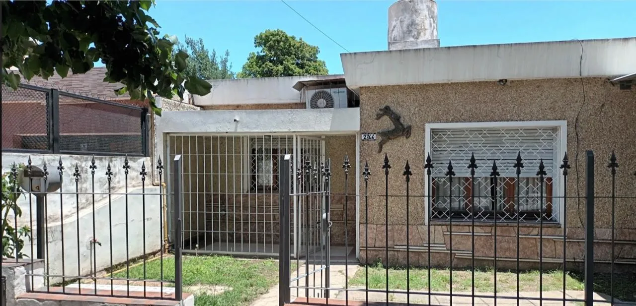 VENTA CASA  2 DORM +DPTO 1 DORM B° JOSE IGNACIO DIAZ